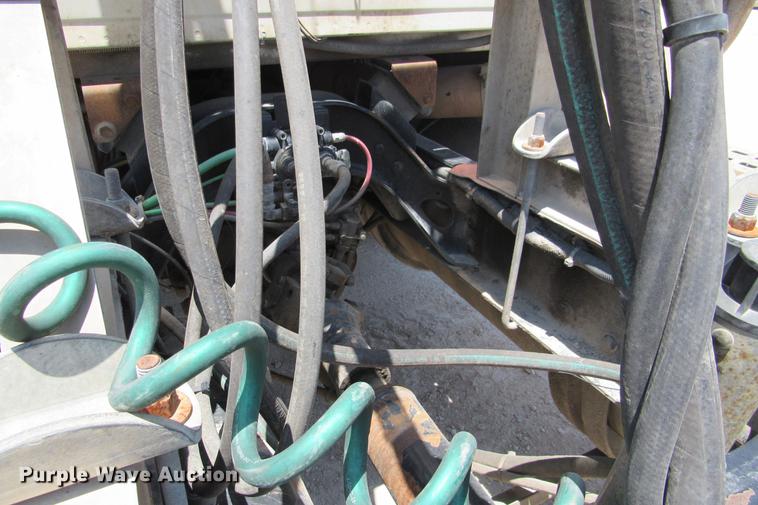 image for item DE0182 2001 Sterling Acterra semi truck