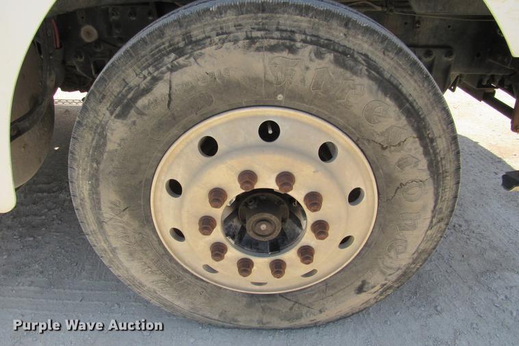 image for item DE0182 2001 Sterling Acterra semi truck