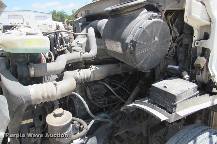 image for item DE0182 2001 Sterling Acterra semi truck