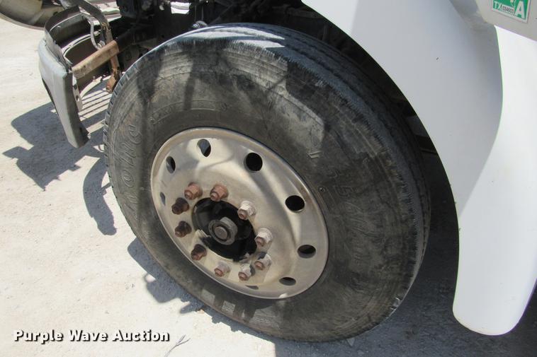 image for item DE0182 2001 Sterling Acterra semi truck