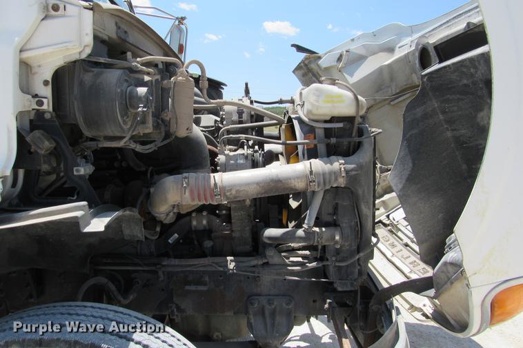 image for item DE0182 2001 Sterling Acterra semi truck