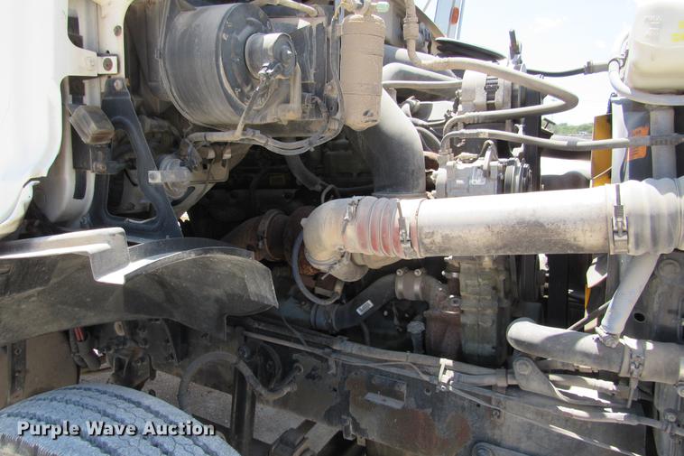 image for item DE0182 2001 Sterling Acterra semi truck