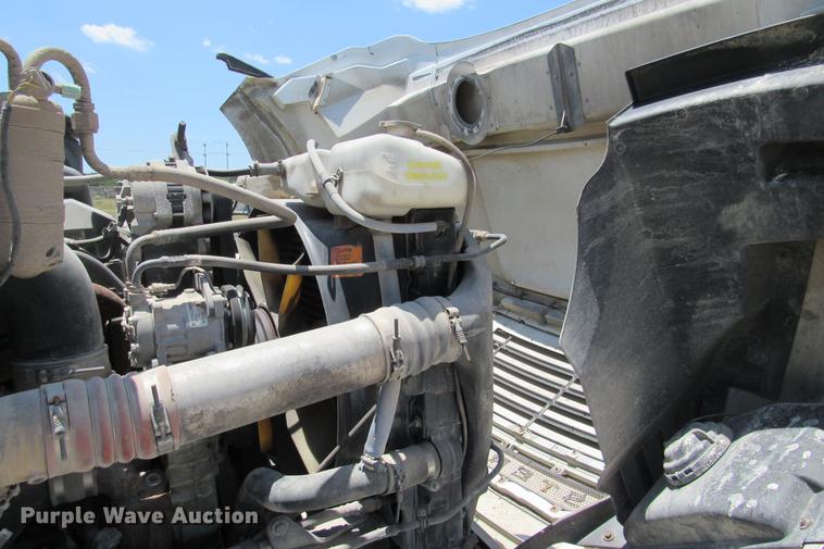 image for item DE0182 2001 Sterling Acterra semi truck