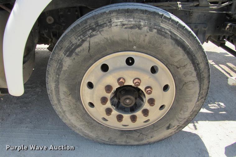 image for item DE0182 2001 Sterling Acterra semi truck