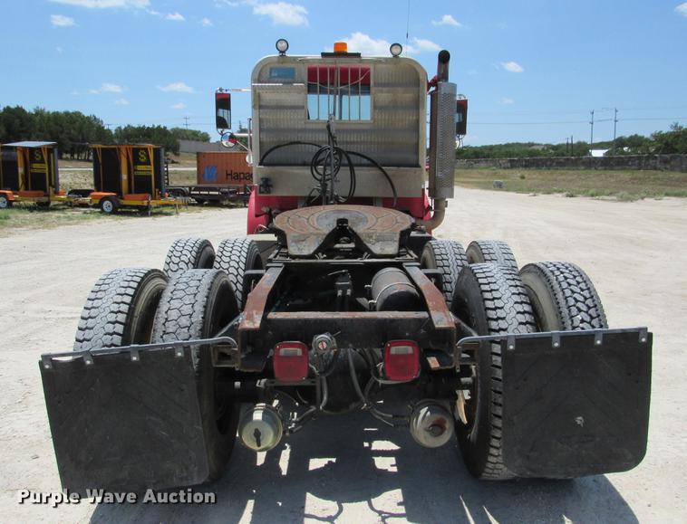 image for item DE0183 1994 Freightliner FLD120 semi truck