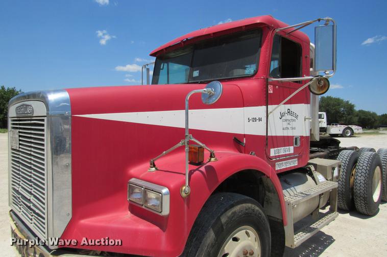 image for item DE0183 1994 Freightliner FLD120 semi truck