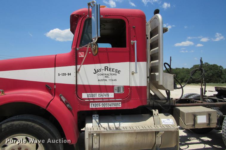 image for item DE0183 1994 Freightliner FLD120 semi truck