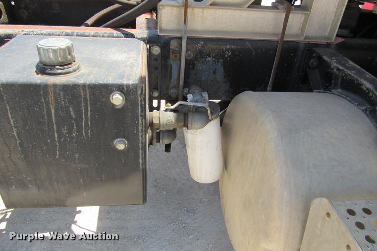 image for item DE0183 1994 Freightliner FLD120 semi truck