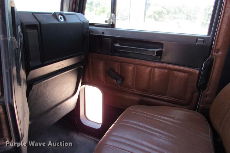 image for item DE0183 1994 Freightliner FLD120 semi truck