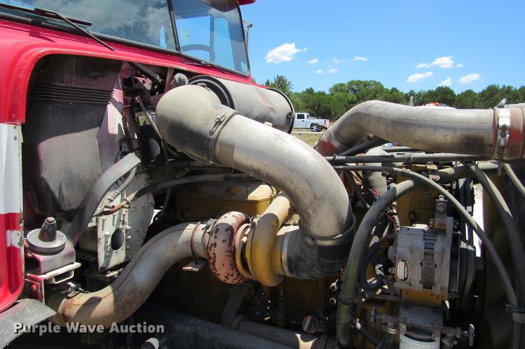 image for item DE0183 1994 Freightliner FLD120 semi truck