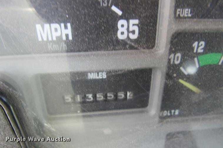 image for item DE0184 1993 International 8100 flatbed truck