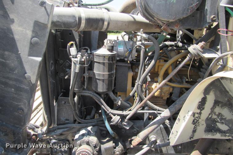 image for item DE0184 1993 International 8100 flatbed truck