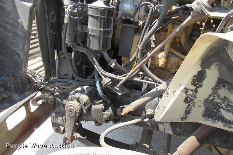 image for item DE0184 1993 International 8100 flatbed truck