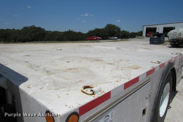 image for item DE0184 1993 International 8100 flatbed truck