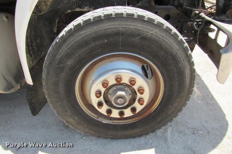 image for item DE0184 1993 International 8100 flatbed truck