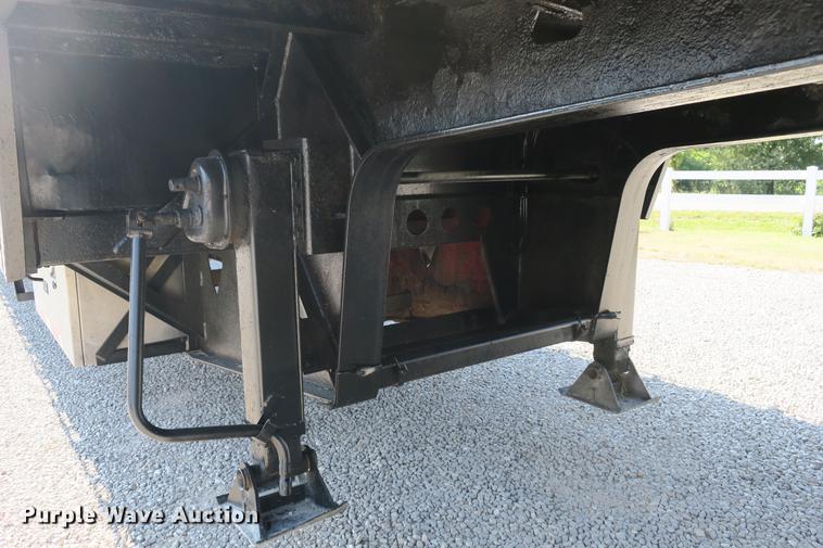 image for item DE3792 1993 Trail King TK70LC-532 drop deck trailer