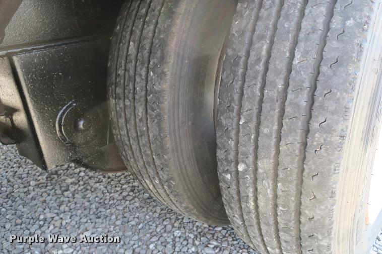 image for item DE3792 1993 Trail King TK70LC-532 drop deck trailer