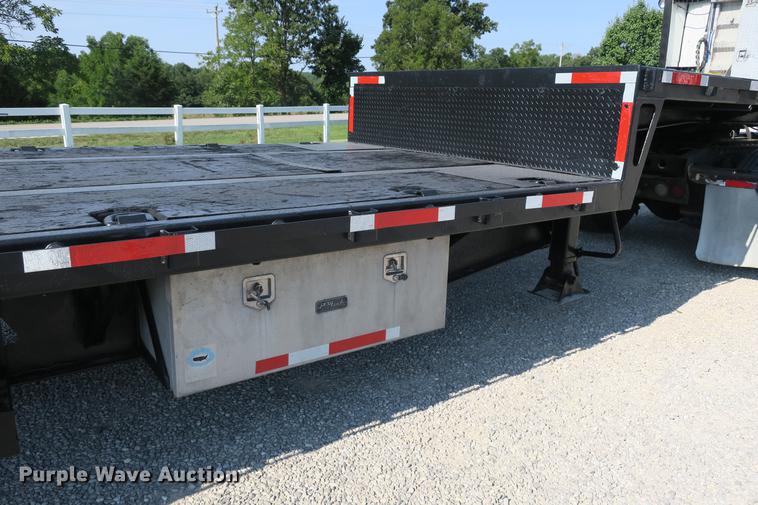 image for item DE3792 1993 Trail King TK70LC-532 drop deck trailer