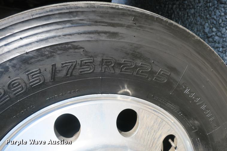 image for item DE3793 2012 Peterbilt 386 semi truck