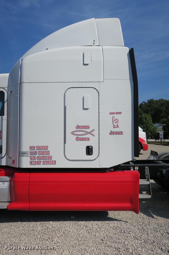 image for item DE3793 2012 Peterbilt 386 semi truck