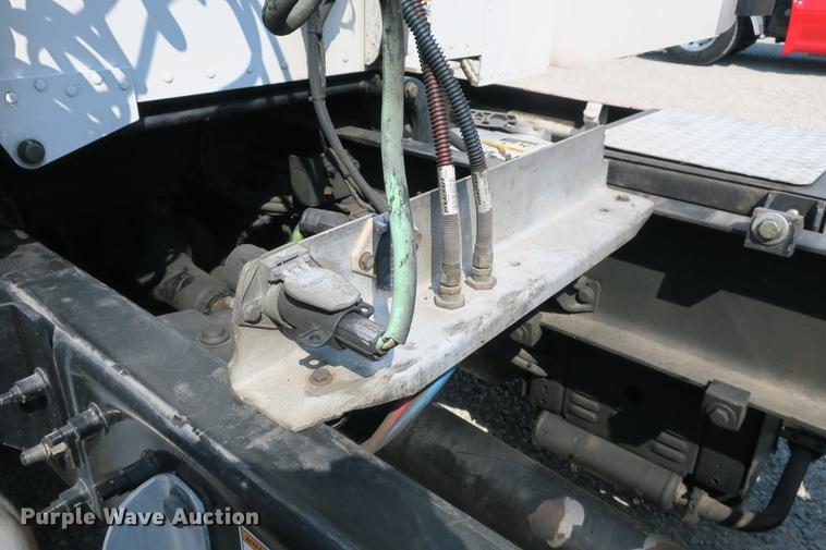 image for item DE3793 2012 Peterbilt 386 semi truck