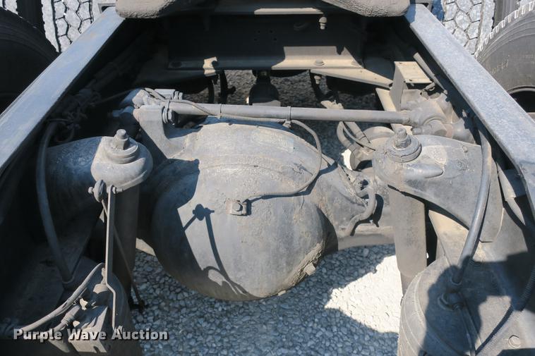 image for item DE3793 2012 Peterbilt 386 semi truck