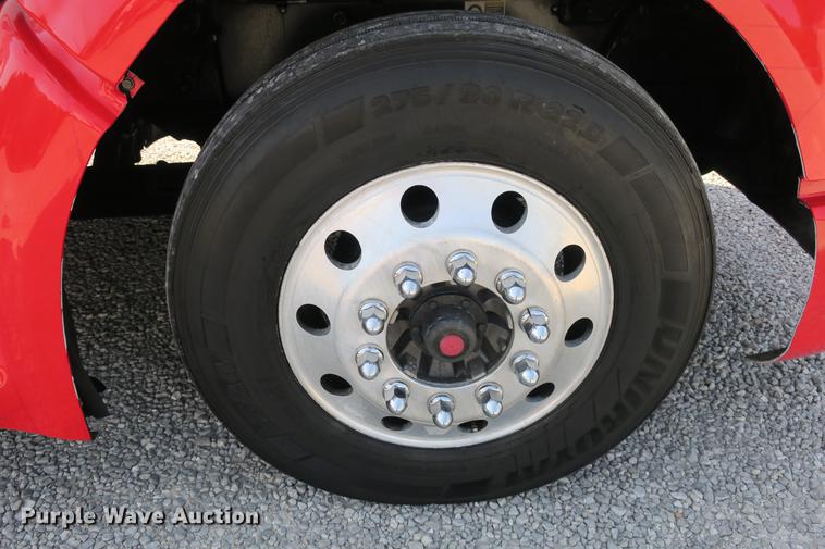 image for item DE3793 2012 Peterbilt 386 semi truck