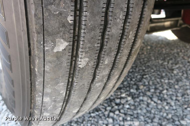 image for item DE3793 2012 Peterbilt 386 semi truck