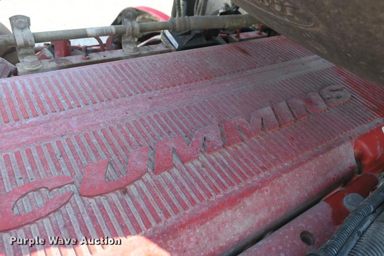 image for item DE3793 2012 Peterbilt 386 semi truck