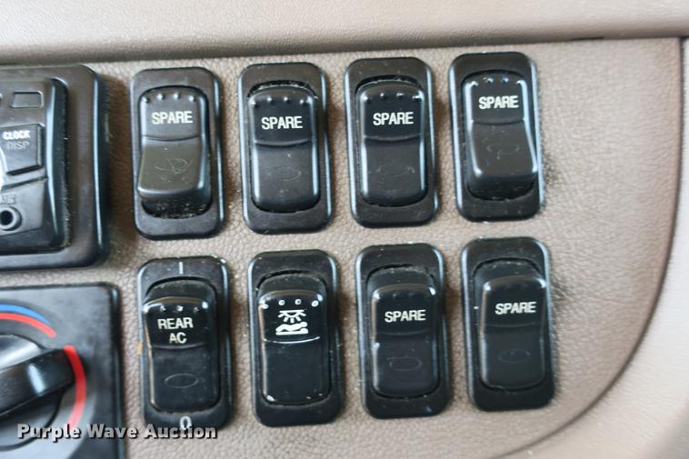 image for item DE3793 2012 Peterbilt 386 semi truck