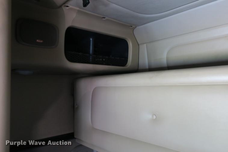 image for item DE3793 2012 Peterbilt 386 semi truck