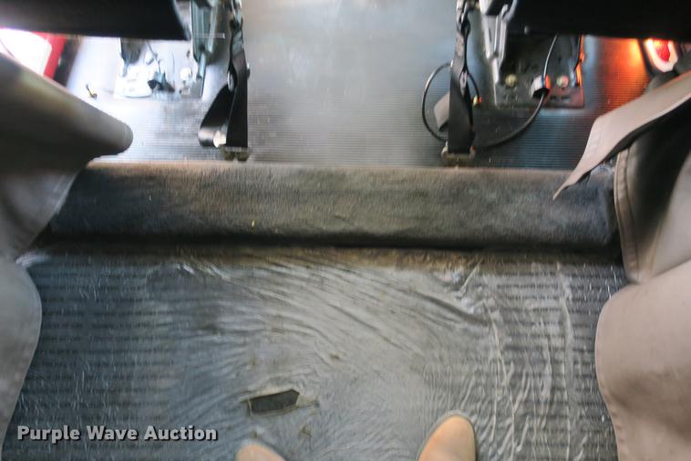 image for item DE3793 2012 Peterbilt 386 semi truck