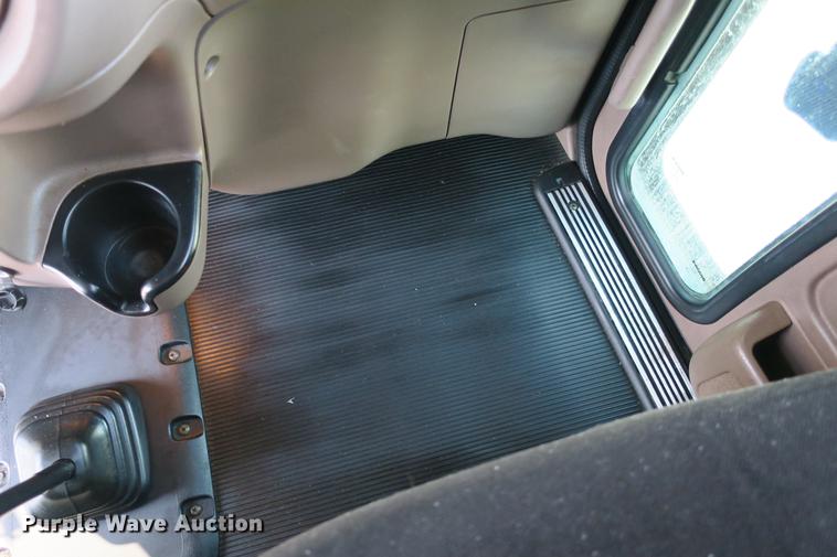 image for item DE3793 2012 Peterbilt 386 semi truck