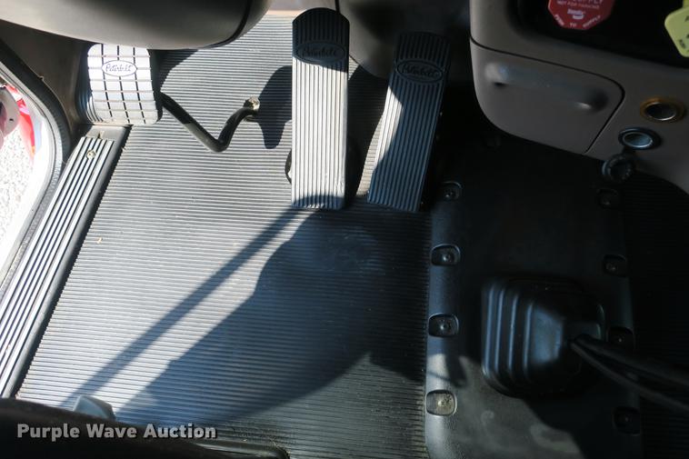 image for item DE3793 2012 Peterbilt 386 semi truck