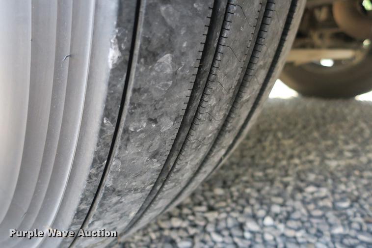 image for item DE3794 2012 Peterbilt 386 semi truck