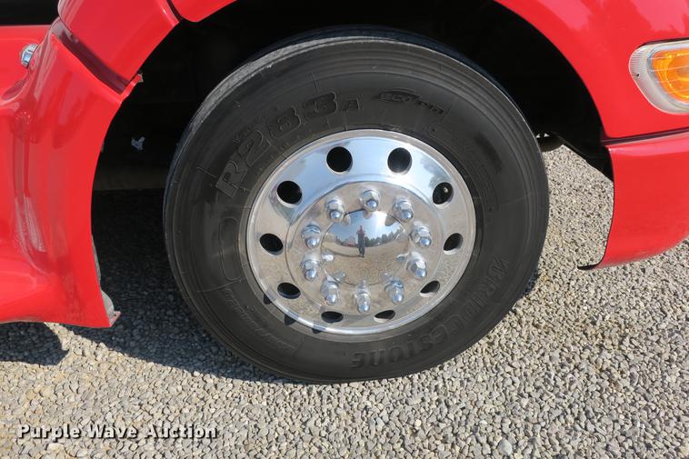 image for item DE3794 2012 Peterbilt 386 semi truck