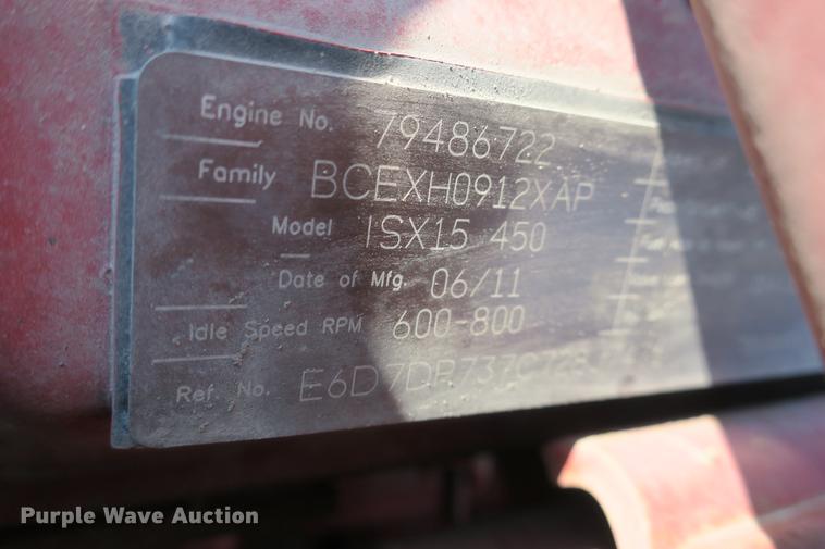 image for item DE3794 2012 Peterbilt 386 semi truck