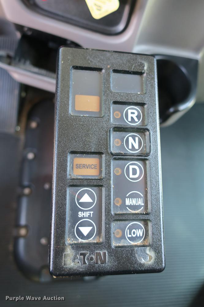 image for item DE3794 2012 Peterbilt 386 semi truck