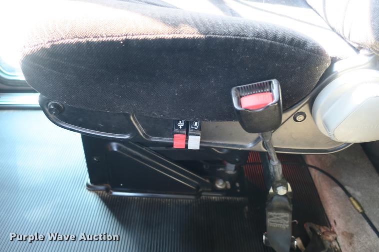 image for item DE3794 2012 Peterbilt 386 semi truck