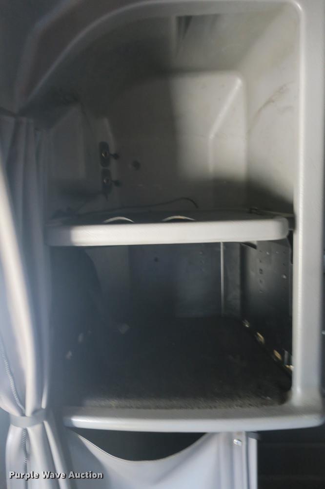 image for item DE3794 2012 Peterbilt 386 semi truck