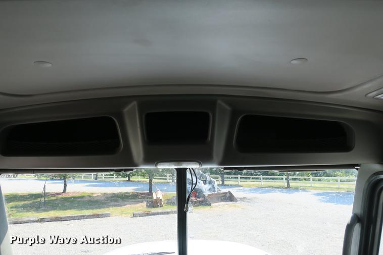 image for item DE3794 2012 Peterbilt 386 semi truck