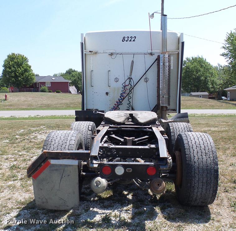 image for item DE5108 2000 Kenworth T800 semi truck