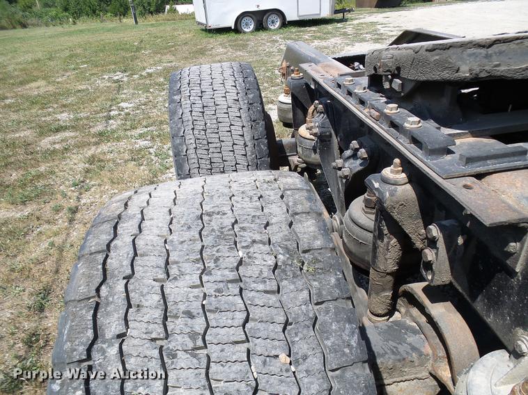 image for item DE5108 2000 Kenworth T800 semi truck