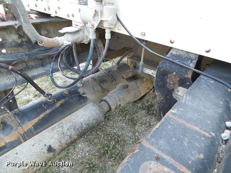 image for item DE5108 2000 Kenworth T800 semi truck