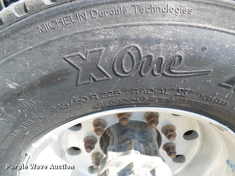 image for item DE5108 2000 Kenworth T800 semi truck