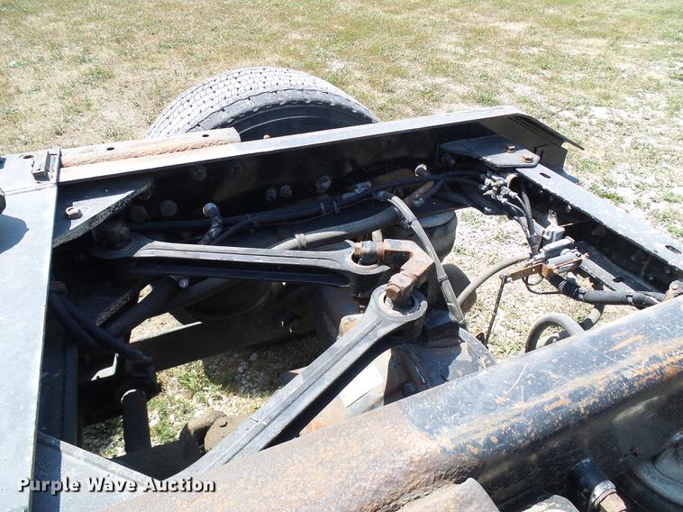 image for item DE5108 2000 Kenworth T800 semi truck