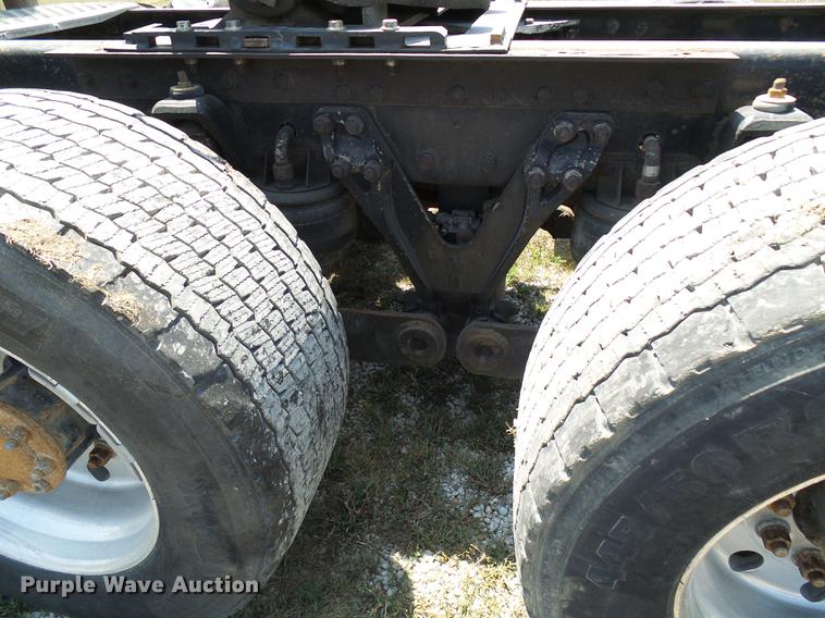 image for item DE5108 2000 Kenworth T800 semi truck