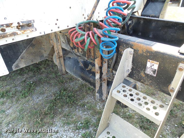 image for item DE5108 2000 Kenworth T800 semi truck