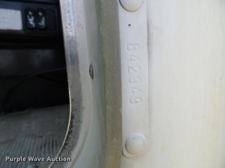 image for item DE5108 2000 Kenworth T800 semi truck