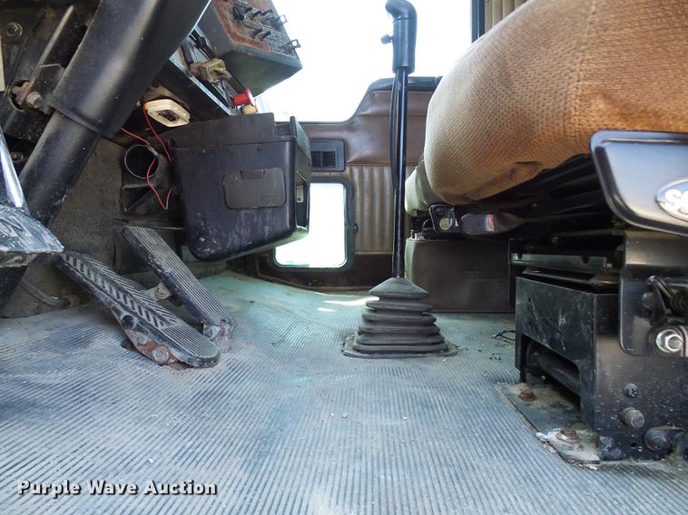 image for item DE5108 2000 Kenworth T800 semi truck